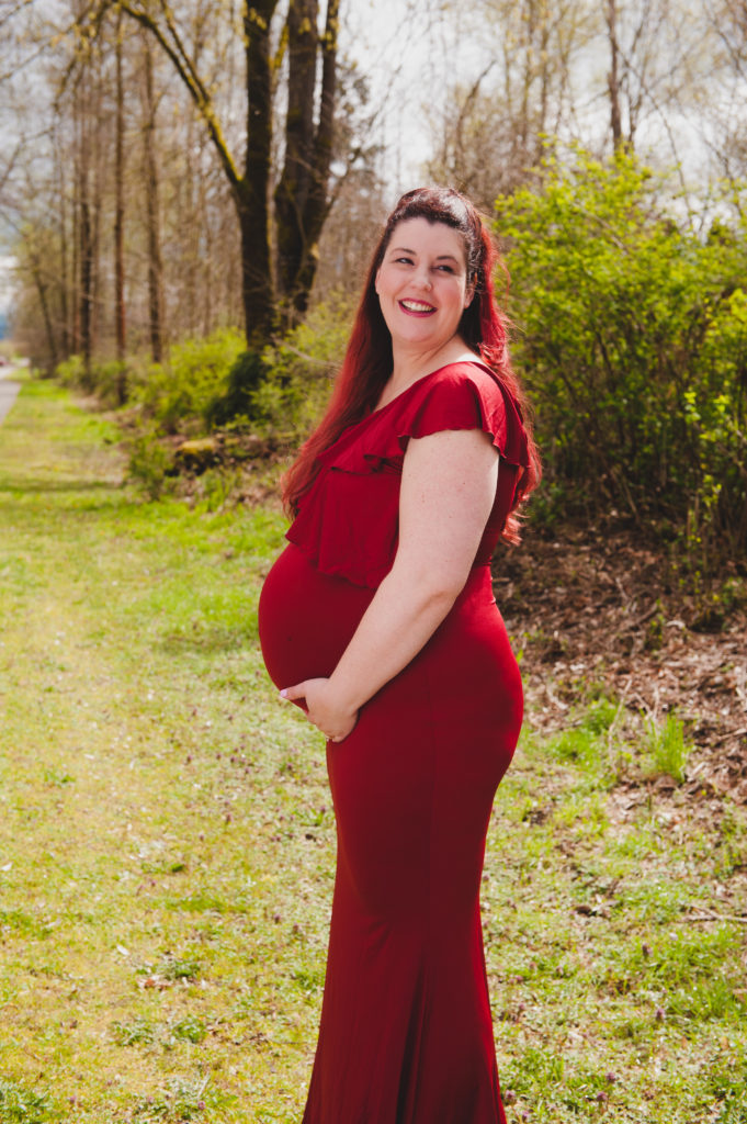 Gorgeous outdoor maternity session in Tacoma with photographer Amanda Howse