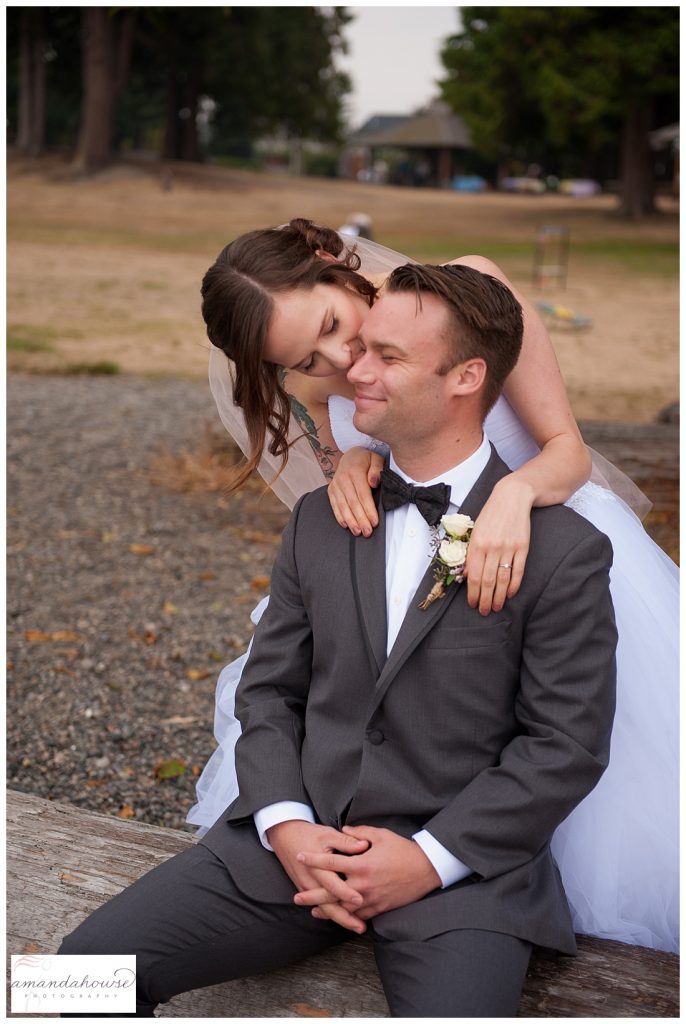 Summer Anacortes wedding with bride and groom portraits in the park | Photographed by Tacoma Wedding Photographer Amanda Howse