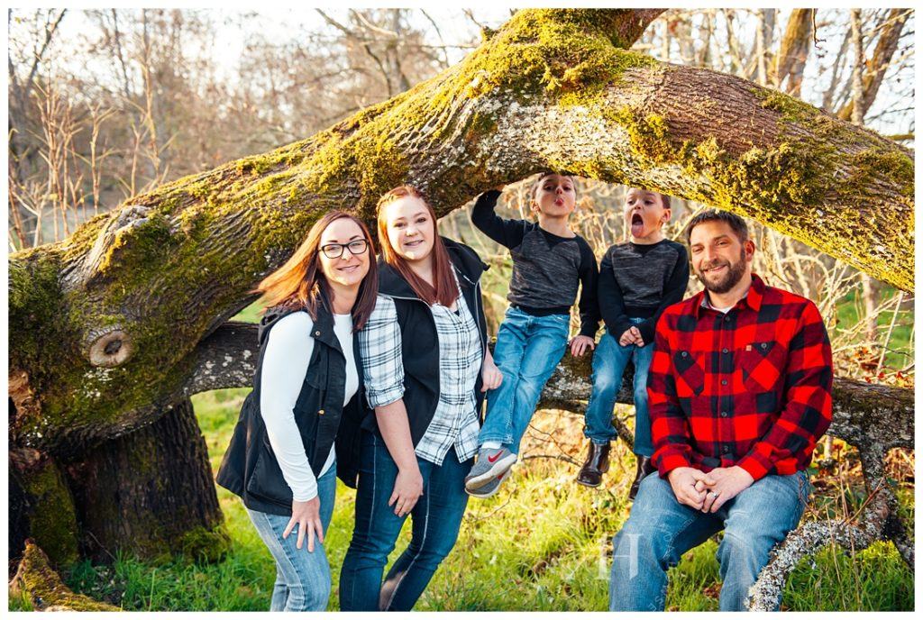 Pose Ideas for Forest Portraits | Photographed by the Best Tacoma Family Photographer Amanda Howse Photography