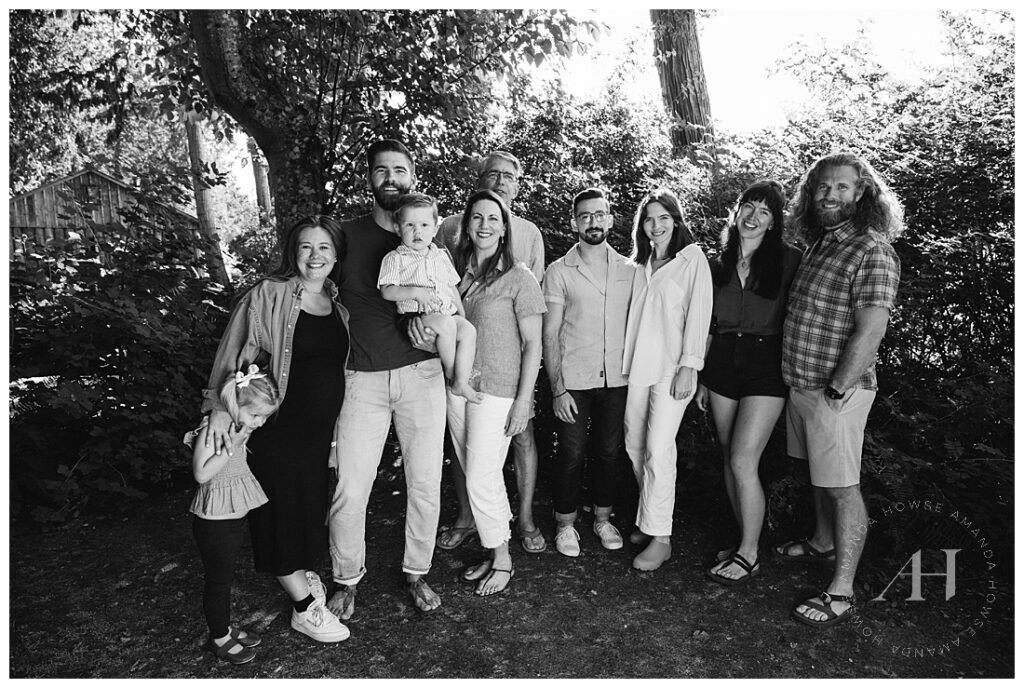 Black and White Family Photos with Extended Family | Photographed by the Best Tacoma, Washington Family Photographer Amanda Howse Photography